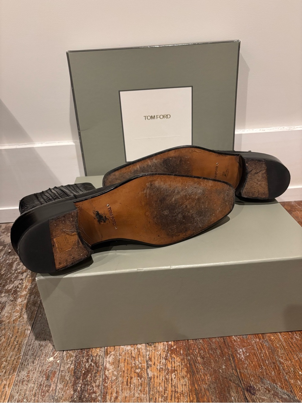 Tom Ford Black Croc-Embossed Chukka Boots - Picture 4 of 4